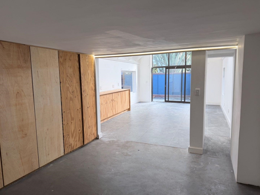 To Let 3 Bedroom Property for Rent in Vredehoek Western Cape